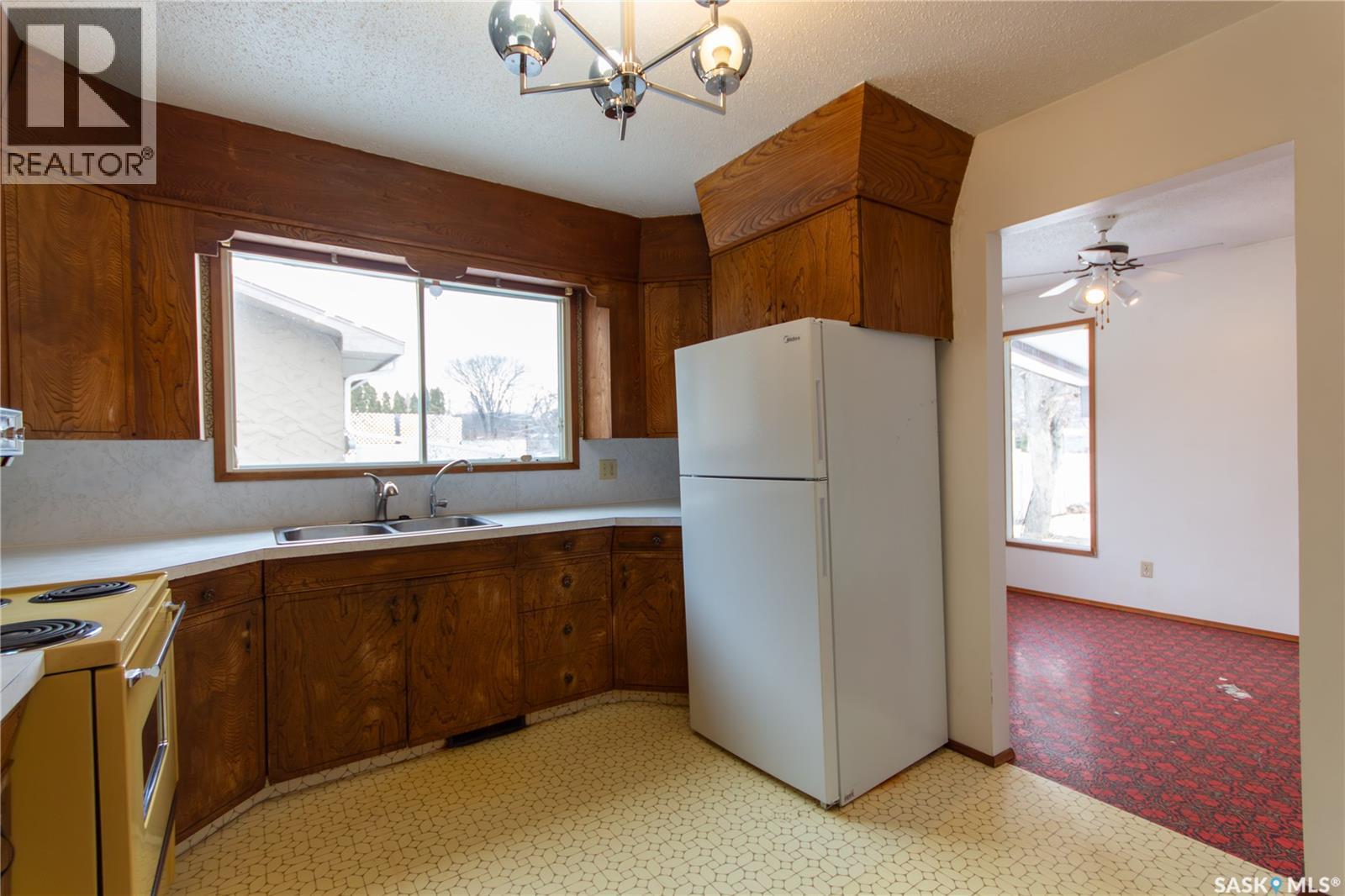 1902 95th Street, North Battleford, Saskatchewan  S9A 3C7 - Photo 8 - SK030537