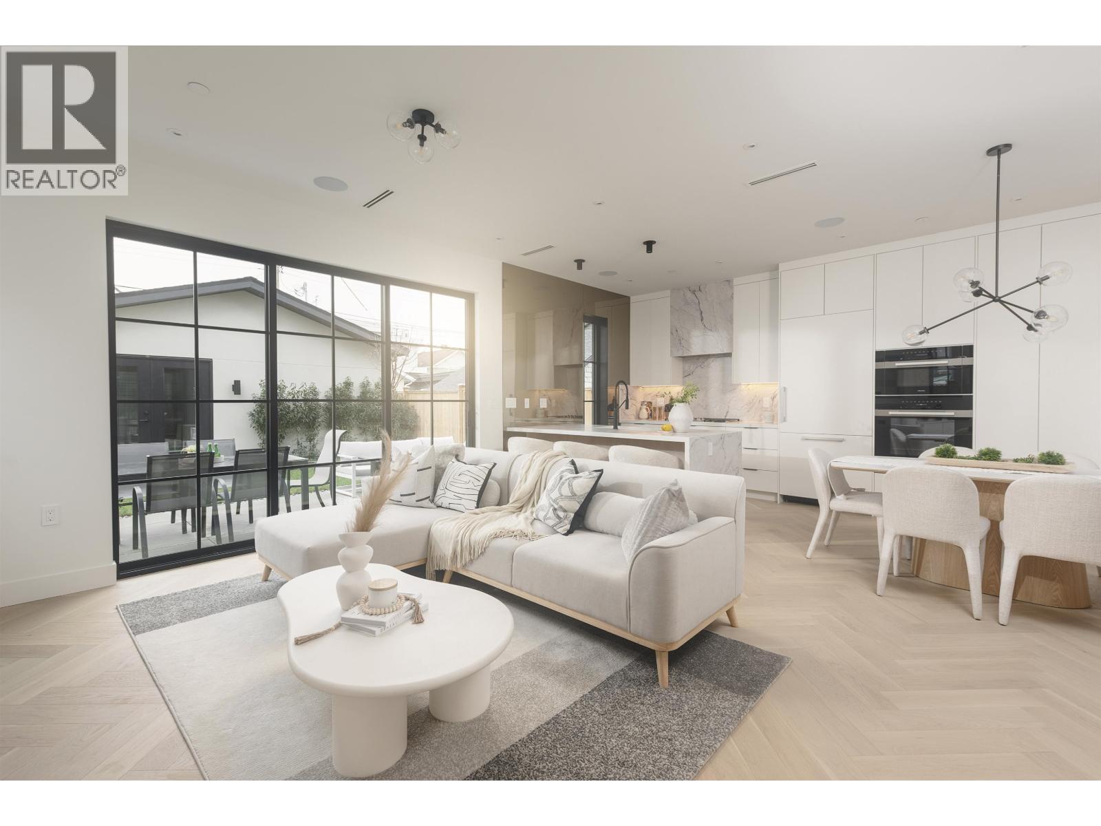 2 240 E 37th Avenue, Vancouver, British Columbia  V5W 1E6 - Photo 3 - R3100128