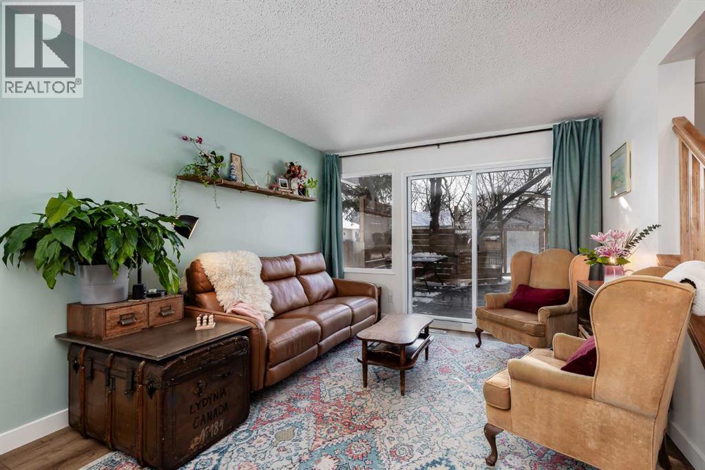 3011 32a Avenue Se, Calgary, Alberta  T2B 0J9 - Photo 6 - A2286776