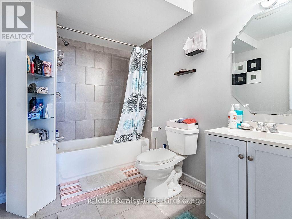 Photo 45 of 50 for 104 Staffordshire Court