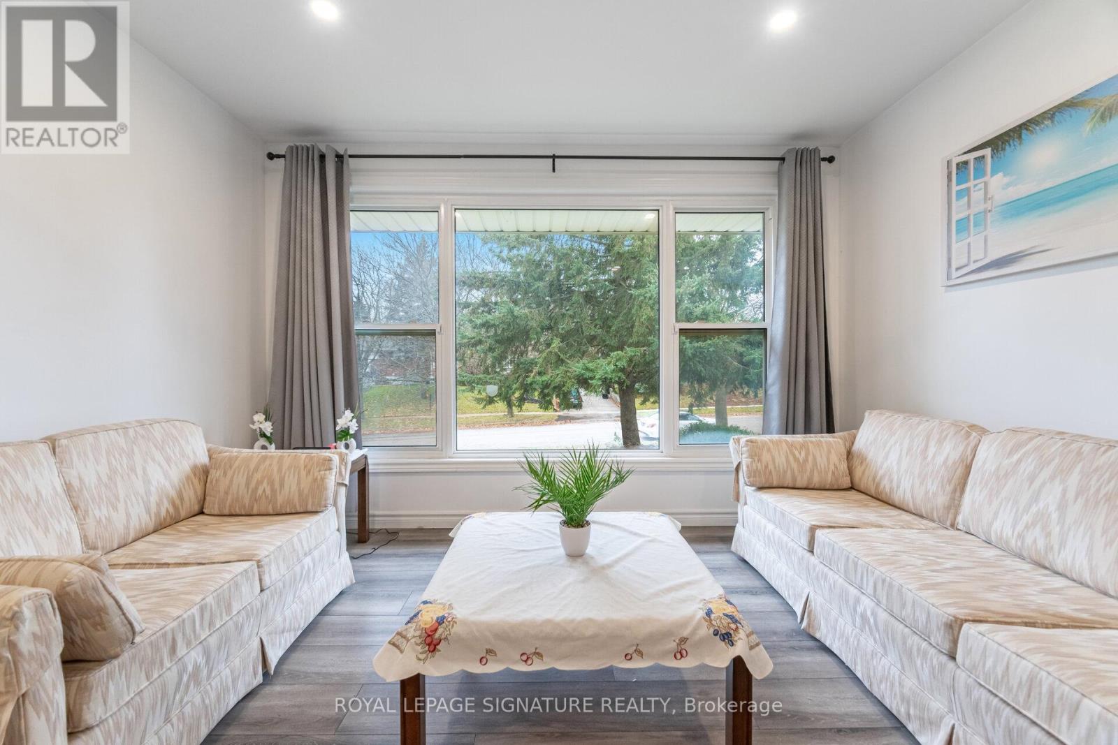 Upper - 406 Tamarack Drive S, Waterloo, Ontario  N2L 4G6 - Photo 11 - X12889232