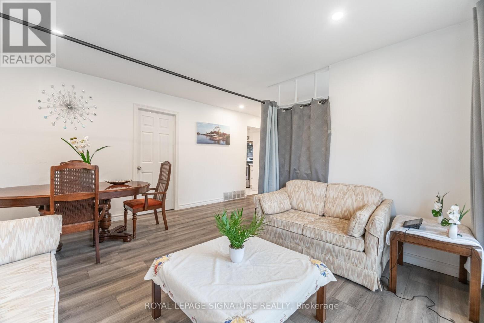 Upper - 406 Tamarack Drive S, Waterloo, Ontario  N2L 4G6 - Photo 12 - X12889232