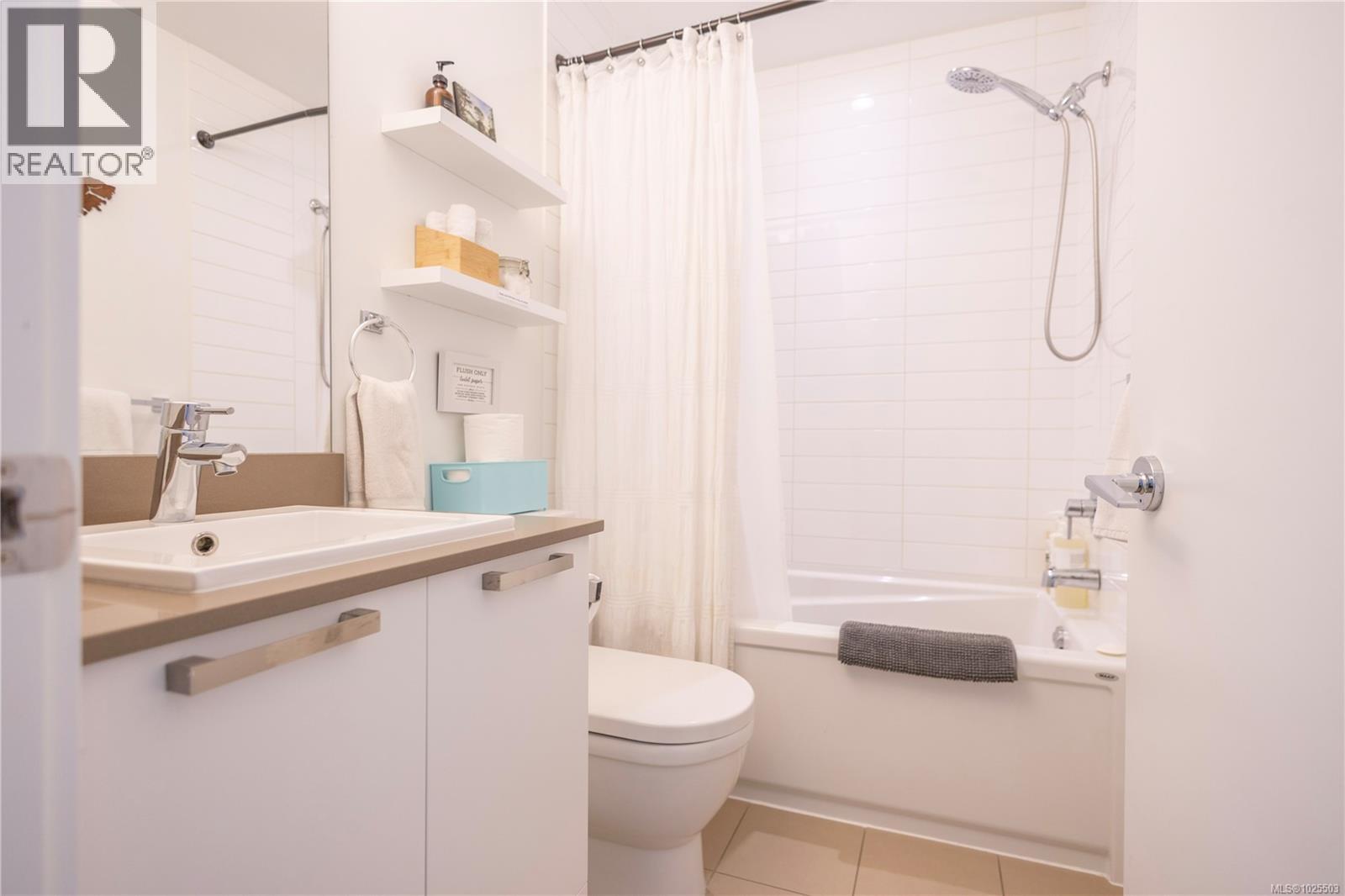 504 517 Fisgard St, Victoria, British Columbia  V8W 0C5 - Photo 7 - 1025503