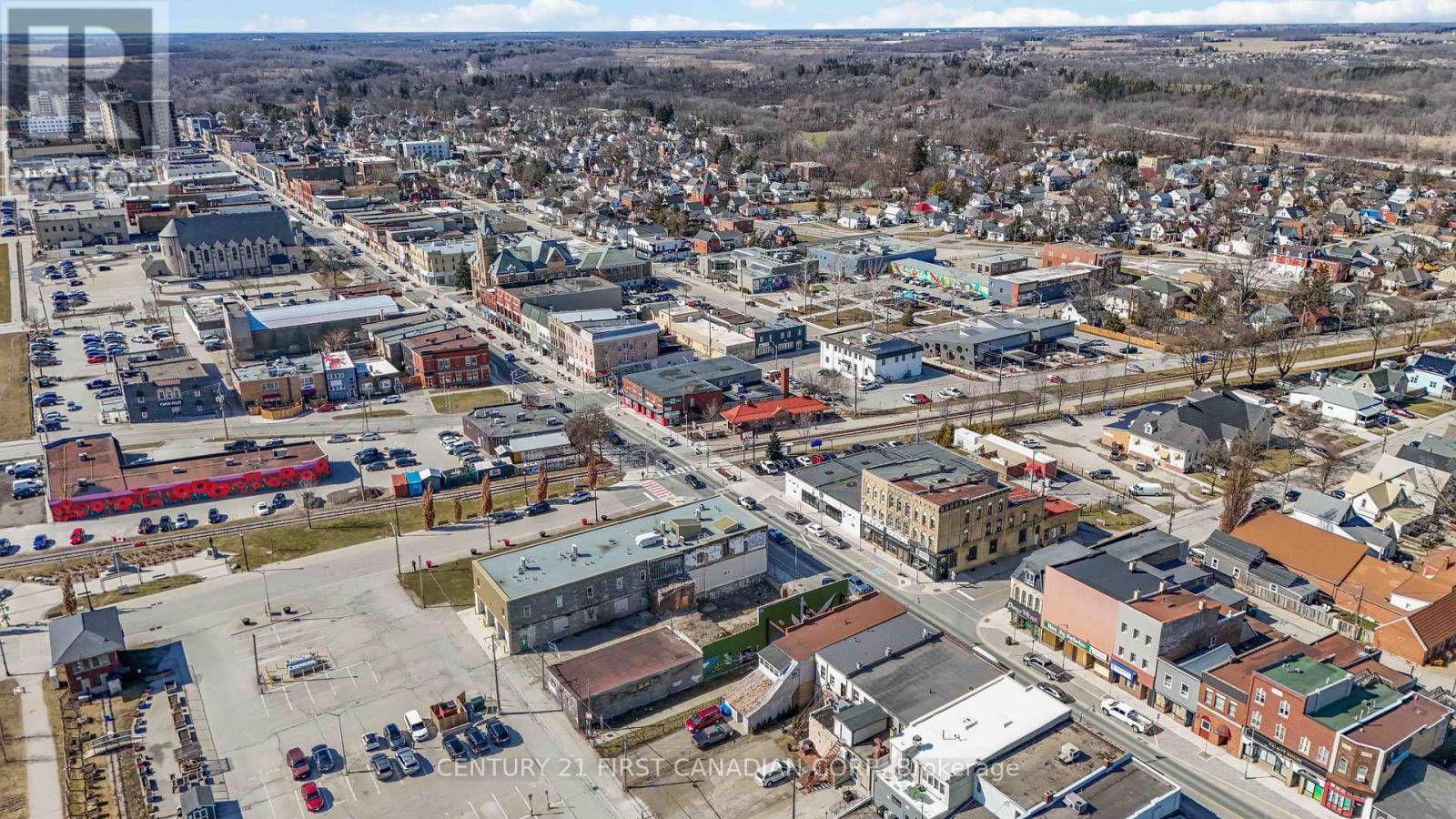 626 Talbot Street, St. Thomas, Ontario  N5P 1C8 - Photo 3 - X12889336