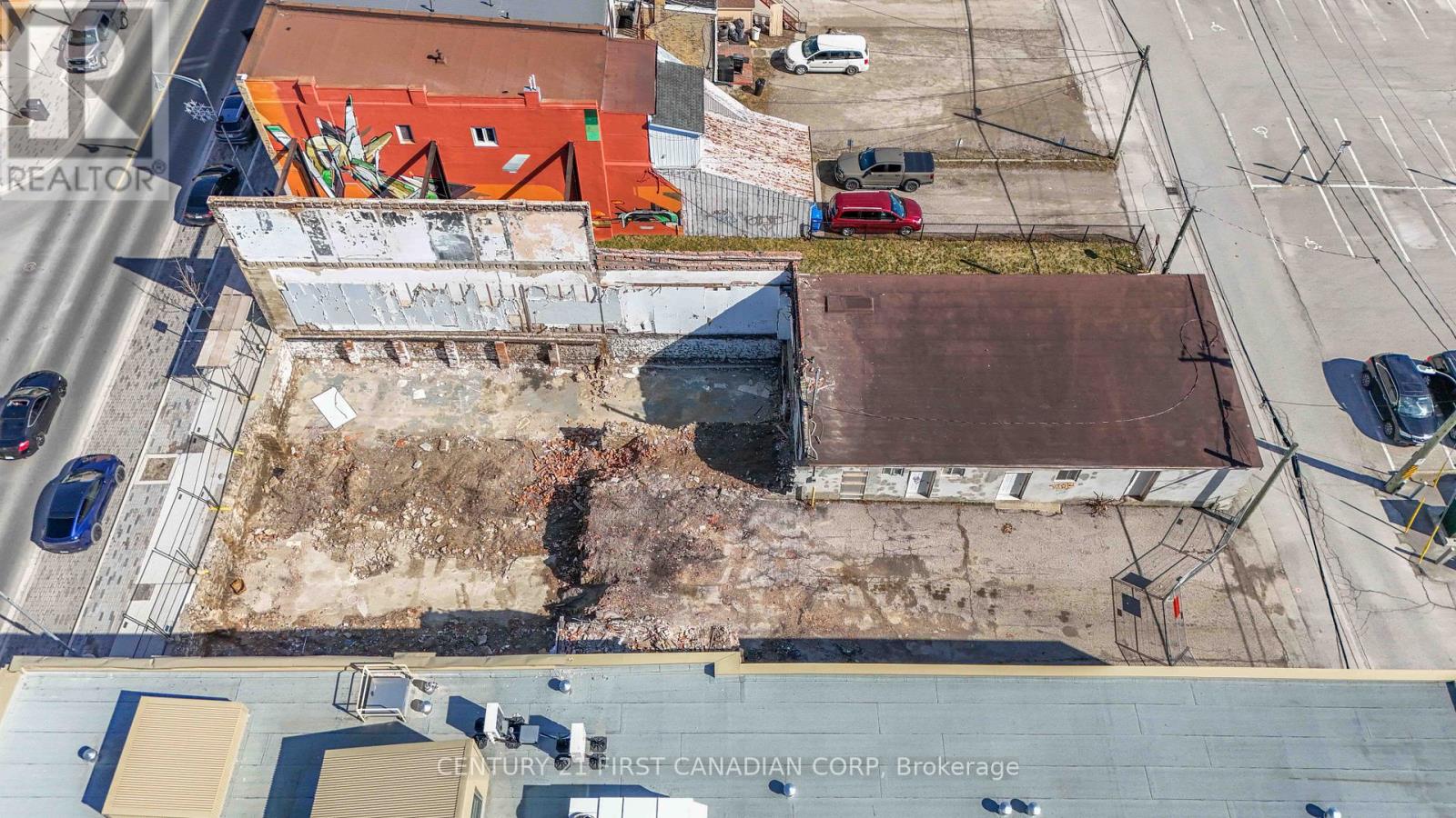 626 Talbot Street, St. Thomas, Ontario  N5P 1C8 - Photo 5 - X12889336