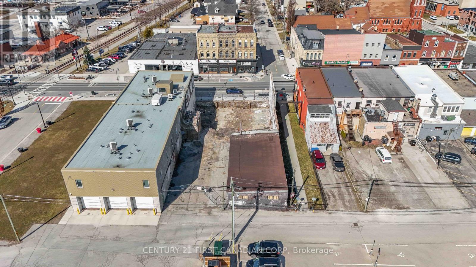 626 Talbot Street, St. Thomas, Ontario  N5P 1C8 - Photo 8 - X12889336