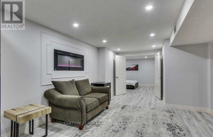 Lower - 3194 Morgan Avenue, London South, Ontario  N6L 0B8 - Photo 8 - X12889342