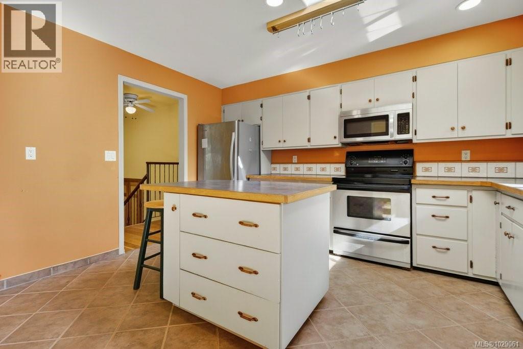 1931 Thurber Rd, Comox, British Columbia  V9M 3Z5 - Photo 19 - 1029061