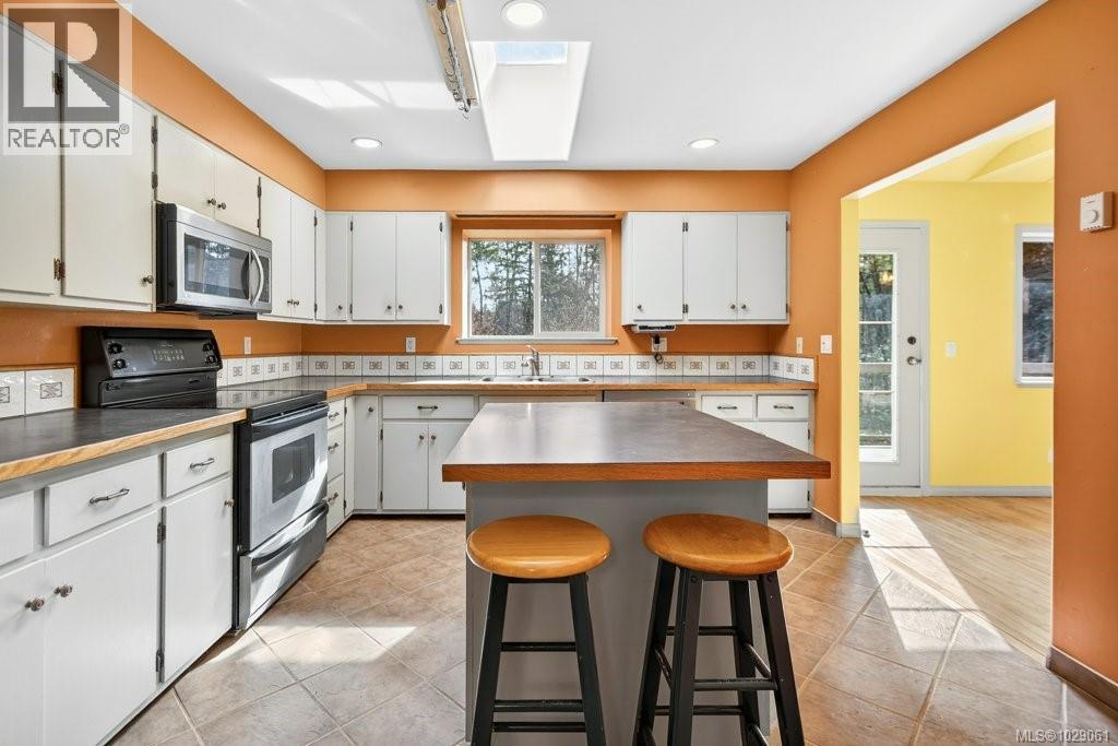 1931 Thurber Rd, Comox, British Columbia  V9M 3Z5 - Photo 21 - 1029061