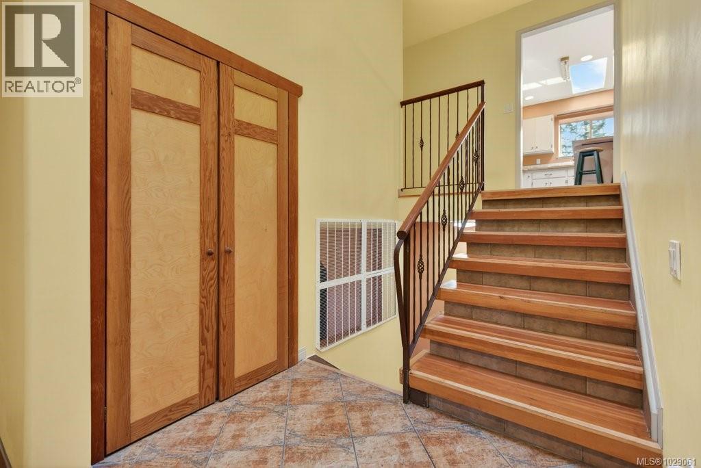 1931 Thurber Rd, Comox, British Columbia  V9M 3Z5 - Photo 8 - 1029061