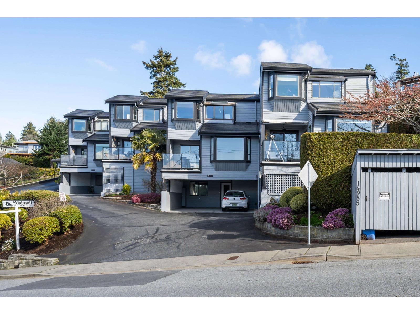 Listing Picture 2 of 40 : 2 14985 VICTORIA AVENUE, White Rock - 魯藝地產 Yvonne Lu Group - MLS Medallion Club Member