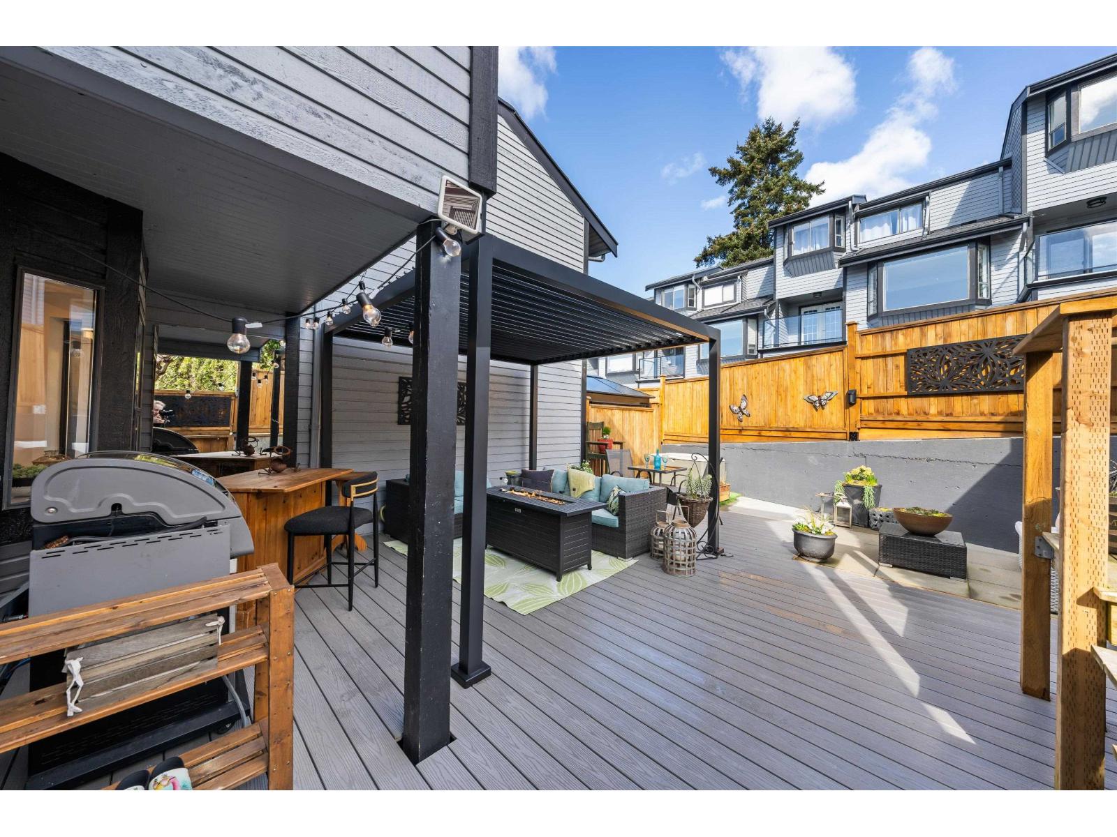 Listing Picture 30 of 40 : 2 14985 VICTORIA AVENUE, White Rock - 魯藝地產 Yvonne Lu Group - MLS Medallion Club Member