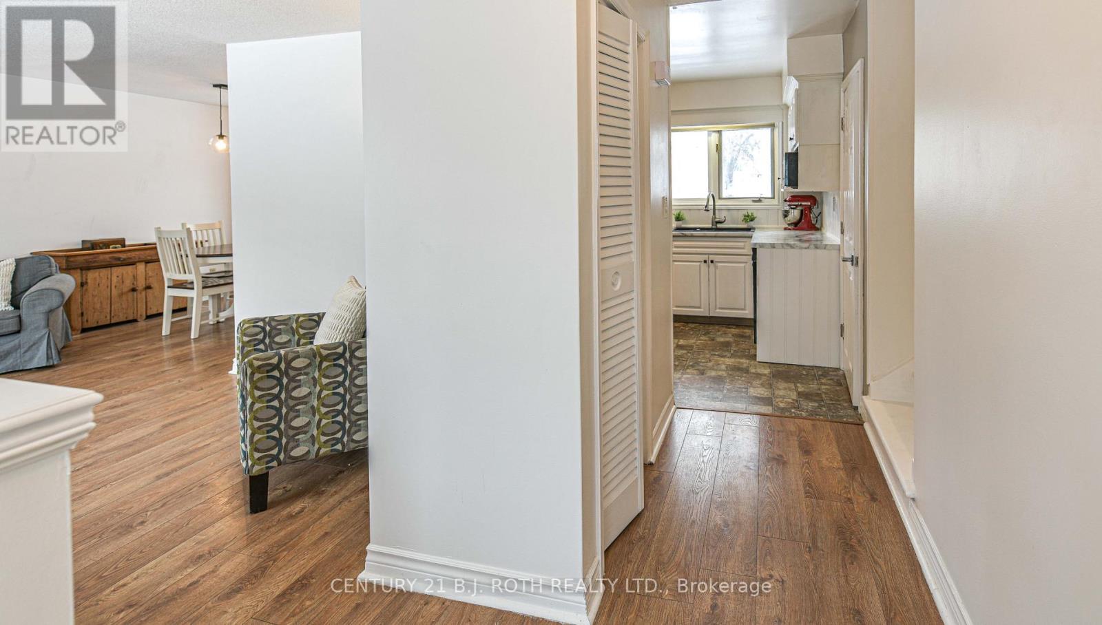 201 Point Street, Clearview, Ontario  L0M 1S0 - Photo 3 - S12544038