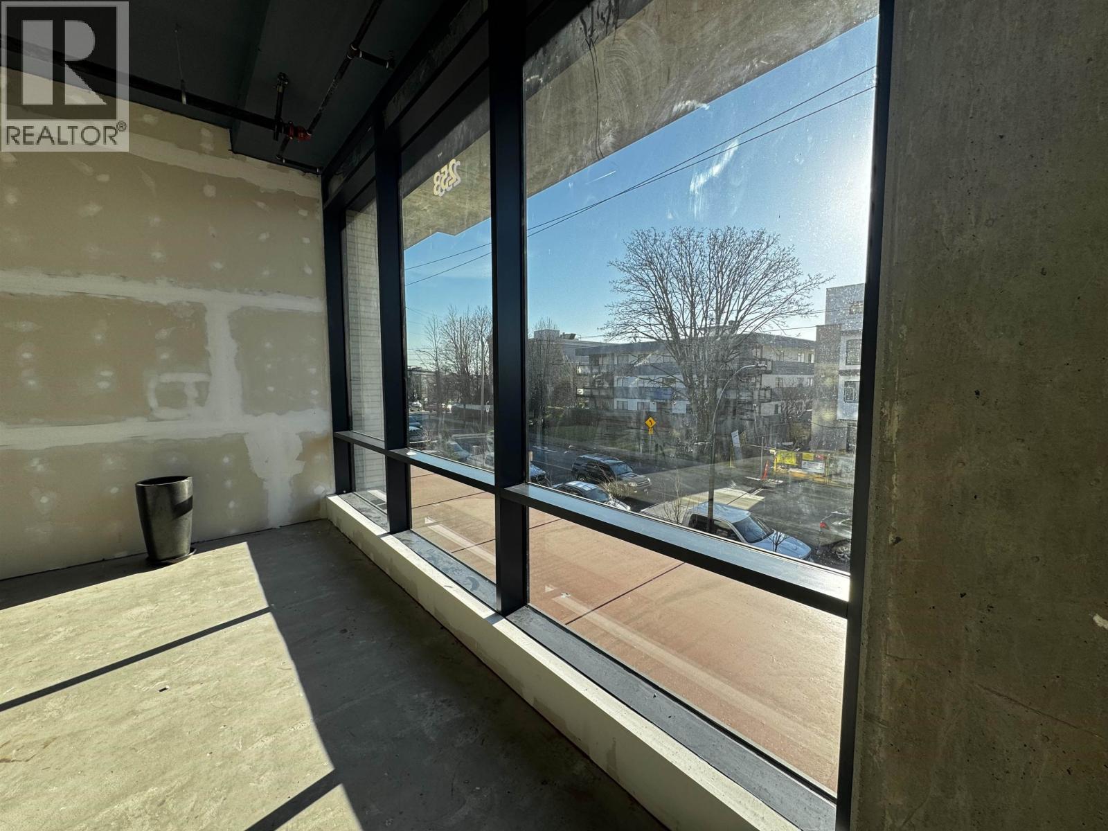 253 422 E 3rd Street, North Vancouver, British Columbia  V7L 0K1 - Photo 5 - C8077047