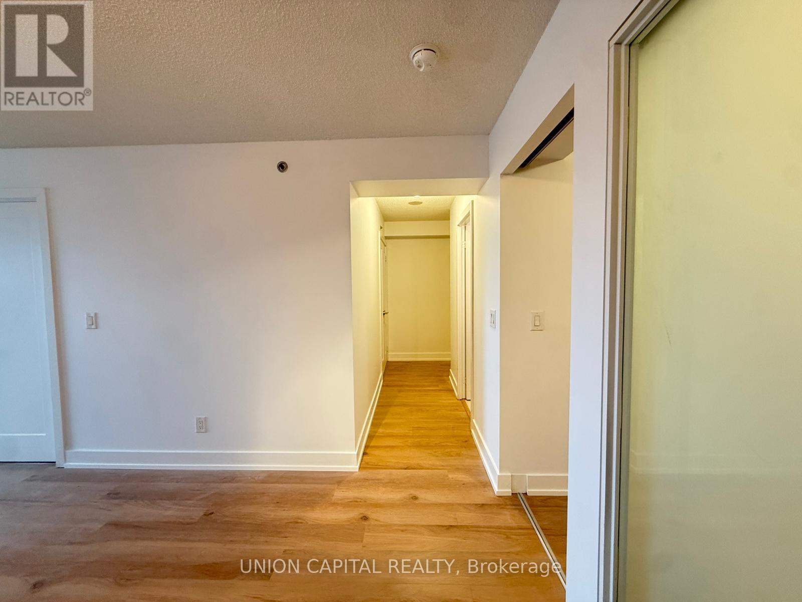 701 - 318 Richmond Street W, Toronto (Waterfront Communities), Ontario  M5V 0B4 - Photo 3 - C12889346