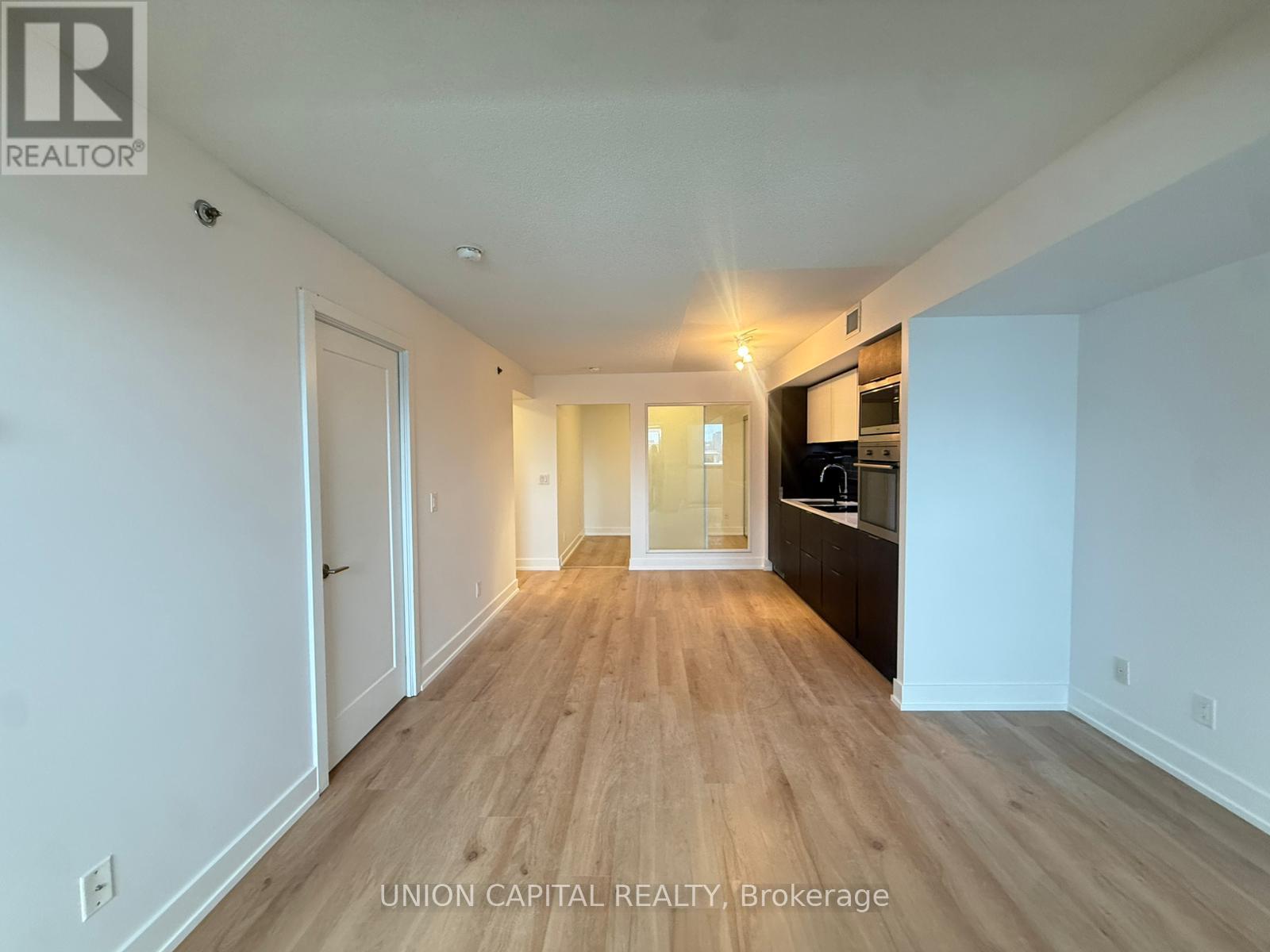 701 - 318 Richmond Street W, Toronto (Waterfront Communities), Ontario  M5V 0B4 - Photo 5 - C12889346