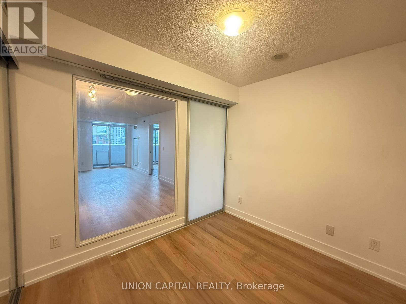 701 - 318 Richmond Street W, Toronto (Waterfront Communities), Ontario  M5V 0B4 - Photo 7 - C12889346