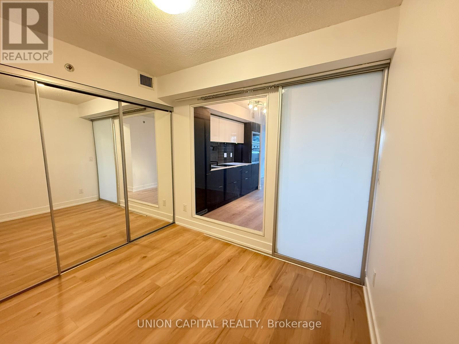 701 - 318 Richmond Street W, Toronto (Waterfront Communities), Ontario  M5V 0B4 - Photo 9 - C12889346