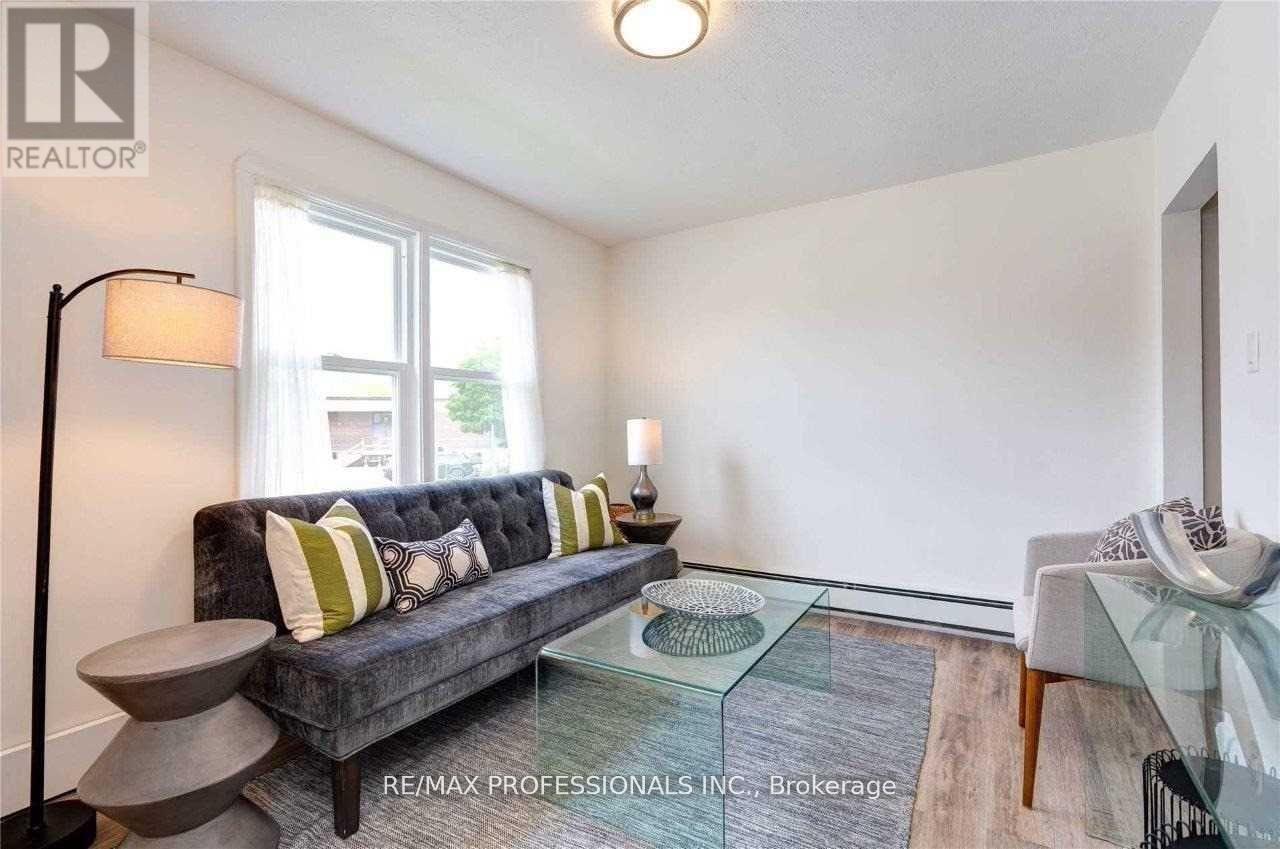 4 - 284 Gledhill Avenue, Toronto, Ontario  M4C 4L1 - Photo 4 - E12889286