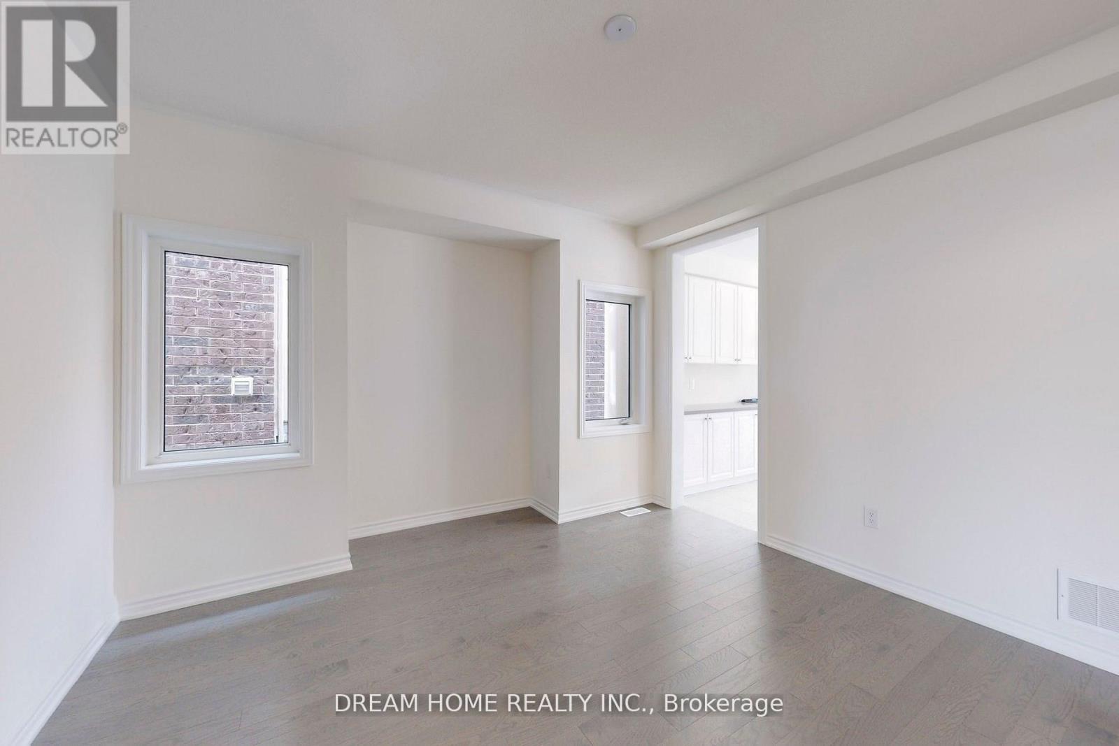 7 Charles White Court, East Gwillimbury, Ontario  L9N 0T7 - Photo 11 - N12889330