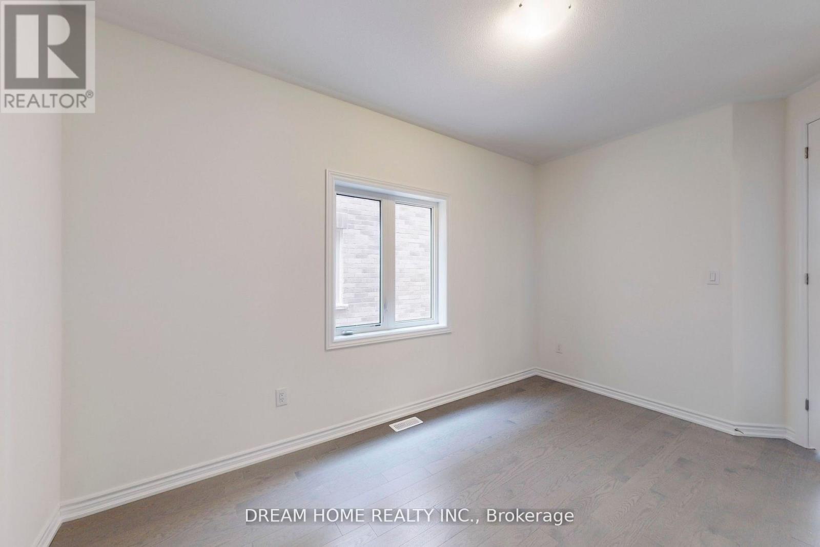 7 Charles White Court, East Gwillimbury, Ontario  L9N 0T7 - Photo 13 - N12889330