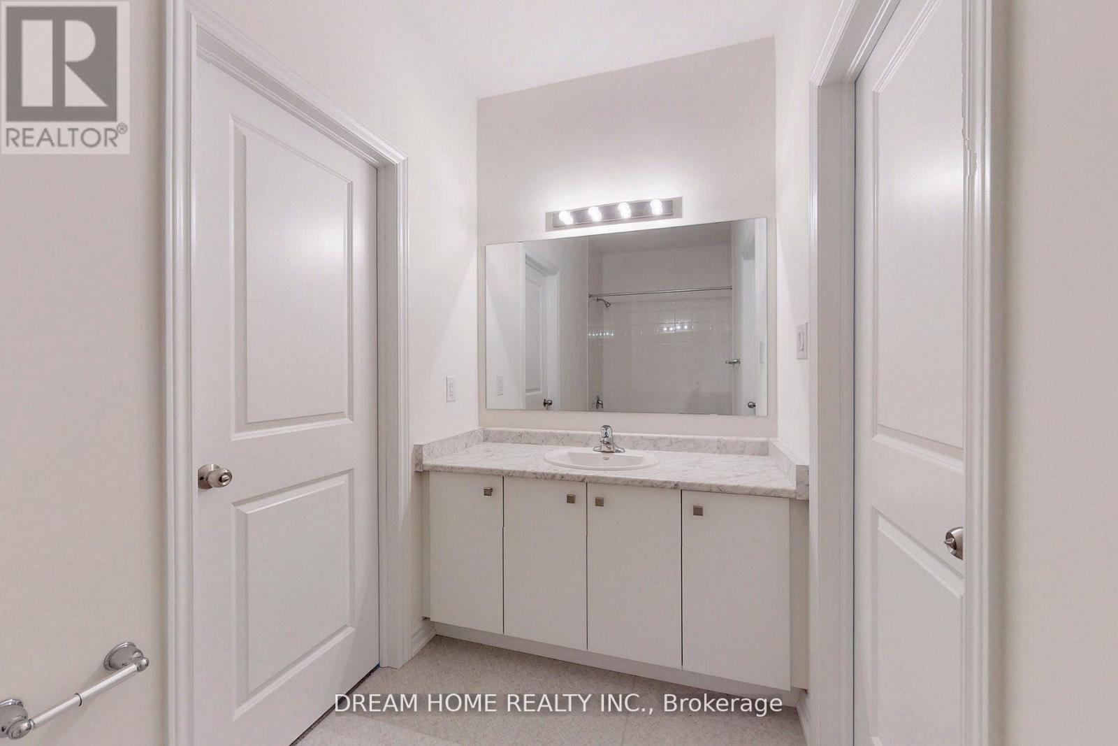 7 Charles White Court, East Gwillimbury, Ontario  L9N 0T7 - Photo 34 - N12889330