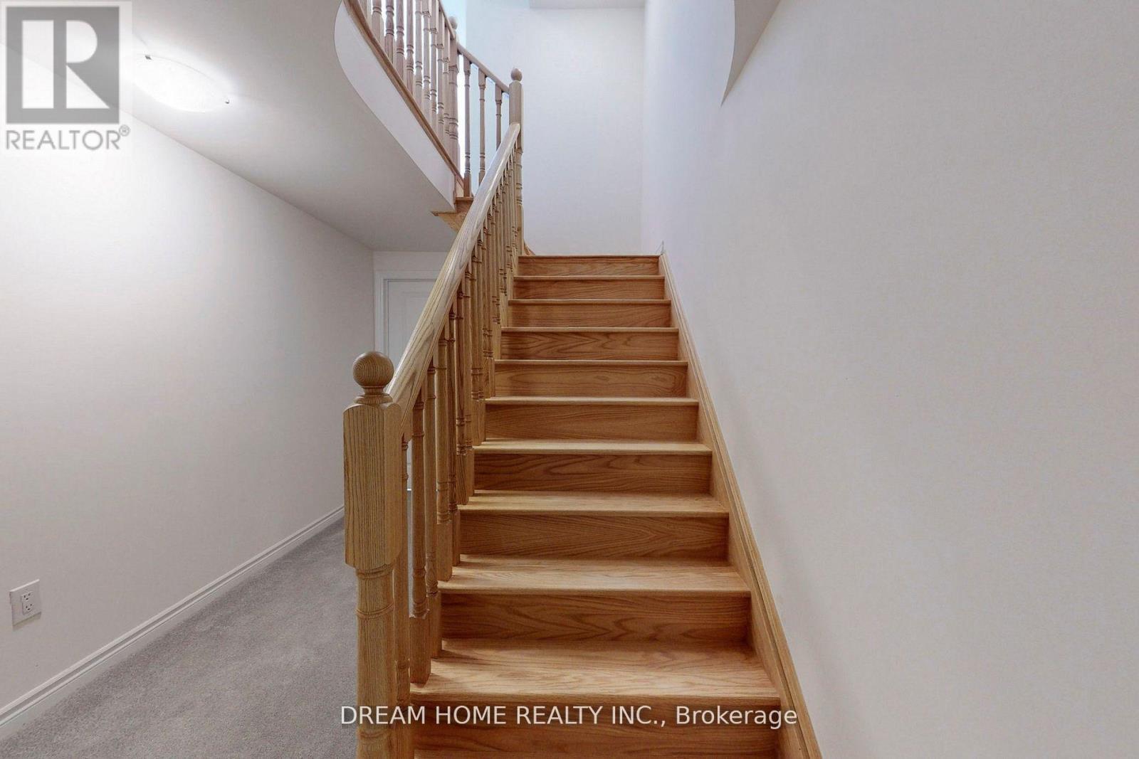 7 Charles White Court, East Gwillimbury, Ontario  L9N 0T7 - Photo 36 - N12889330