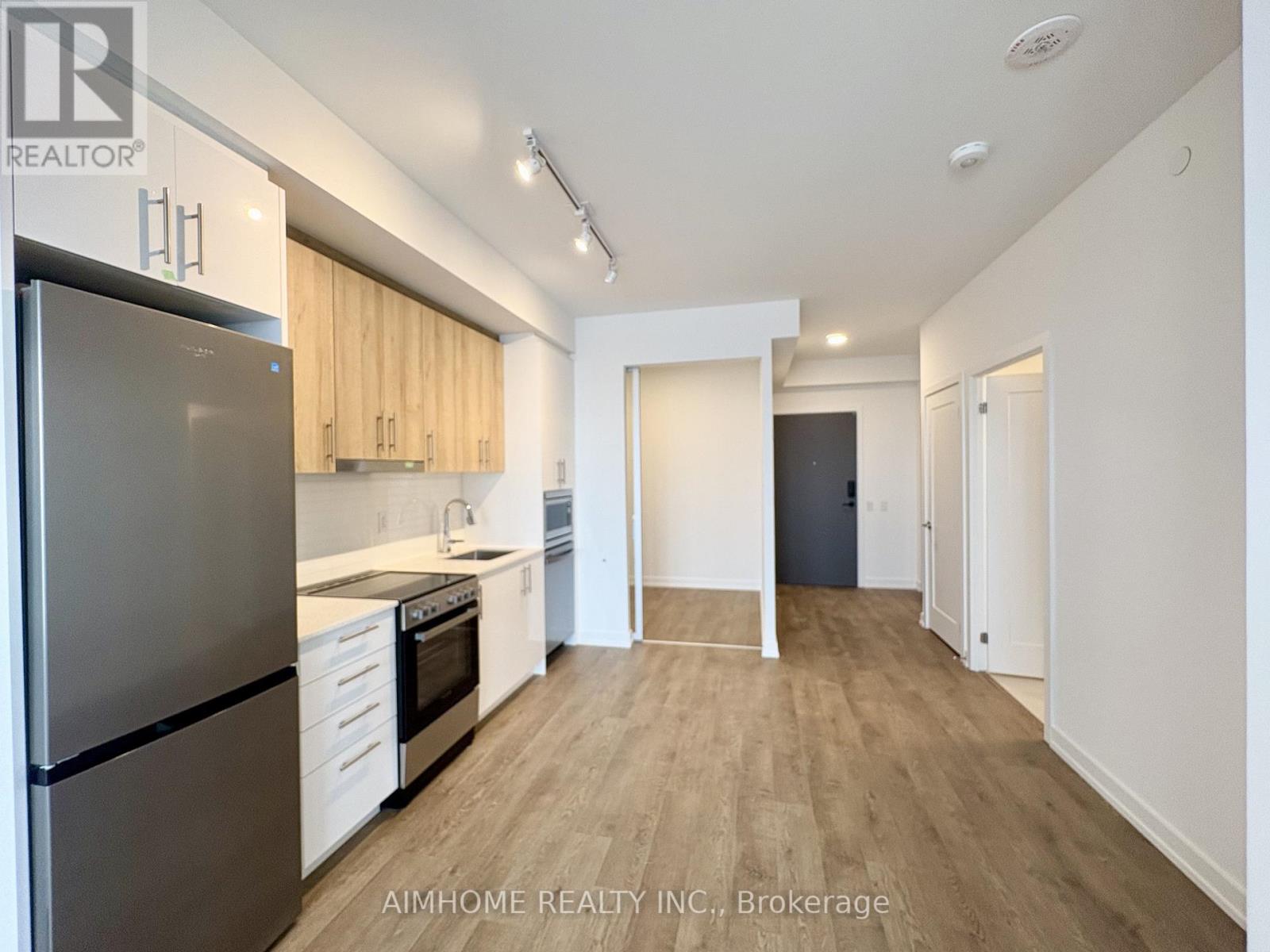 1907 - 9763 Markham Road, Markham, Ontario  L6E 0W4 - Photo 2 - N12889332