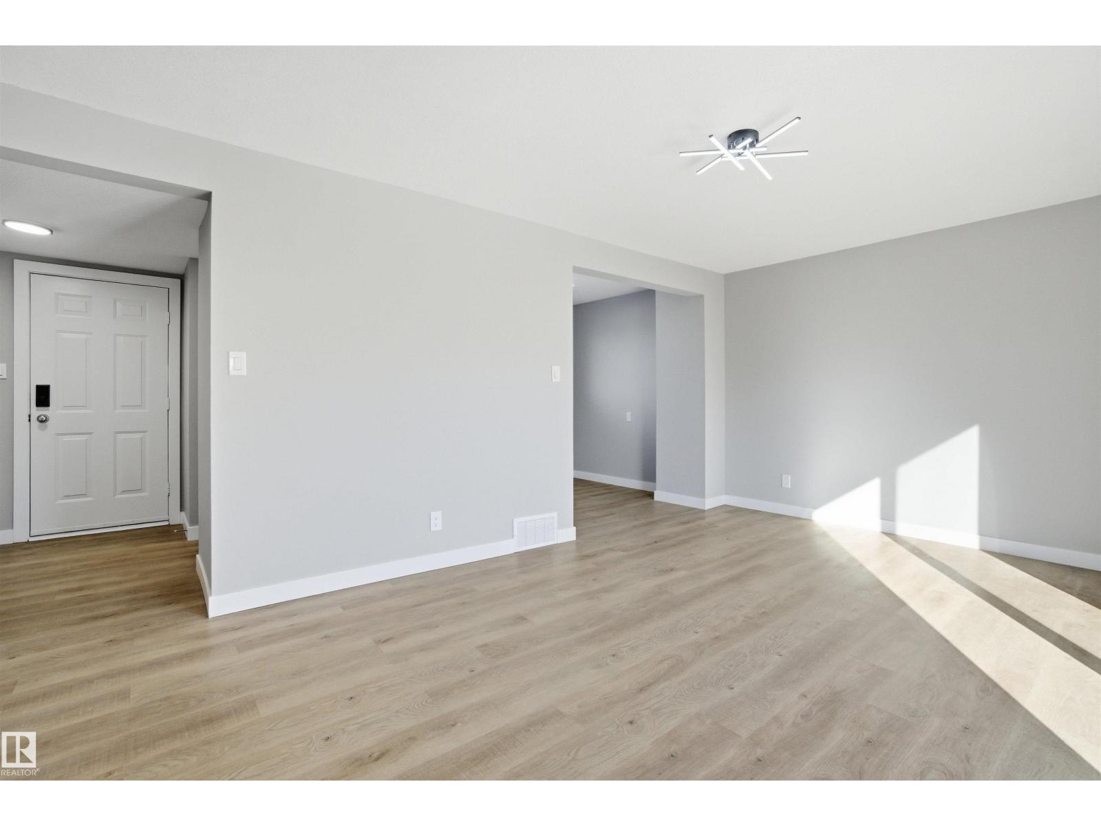 225 Harrison Dr Nw, Edmonton, Alberta  T5A 2X5 - Photo 12 - E4477675