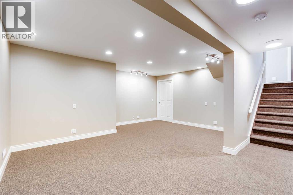 88 Bermondsey Way Nw, Calgary, Alberta  T3K 1V4 - Photo 32 - A2293475