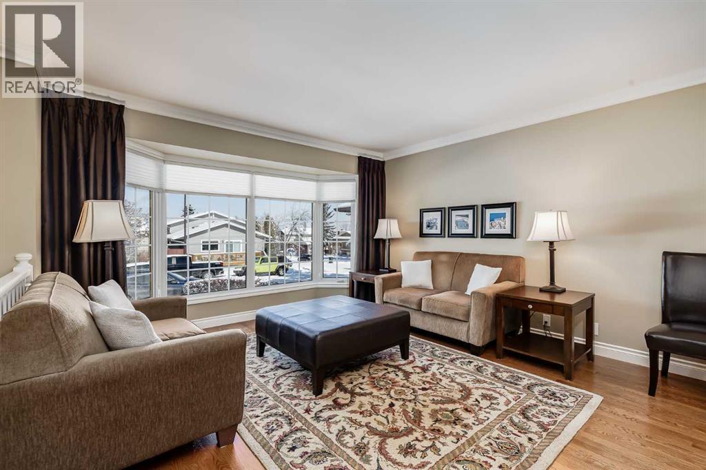 88 Bermondsey Way Nw, Calgary, Alberta  T3K 1V4 - Photo 2 - A2293475