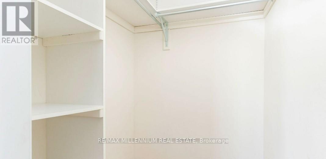 409 - 3075 Thomas Street, Mississauga, Ontario  L5M 0M4 - Photo 8 - W12882512