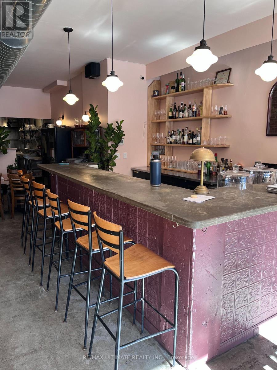 314 KERR STREET, Oakville, Ontario