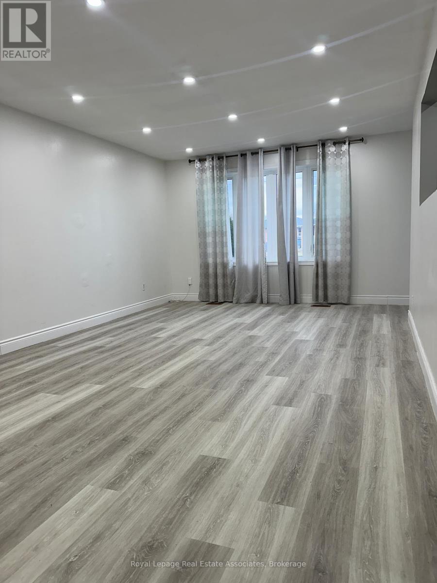 Main Floor - 25 Ashwood Crescent, Brampton, Ontario  L6T 1M1 - Photo 11 - W12889328