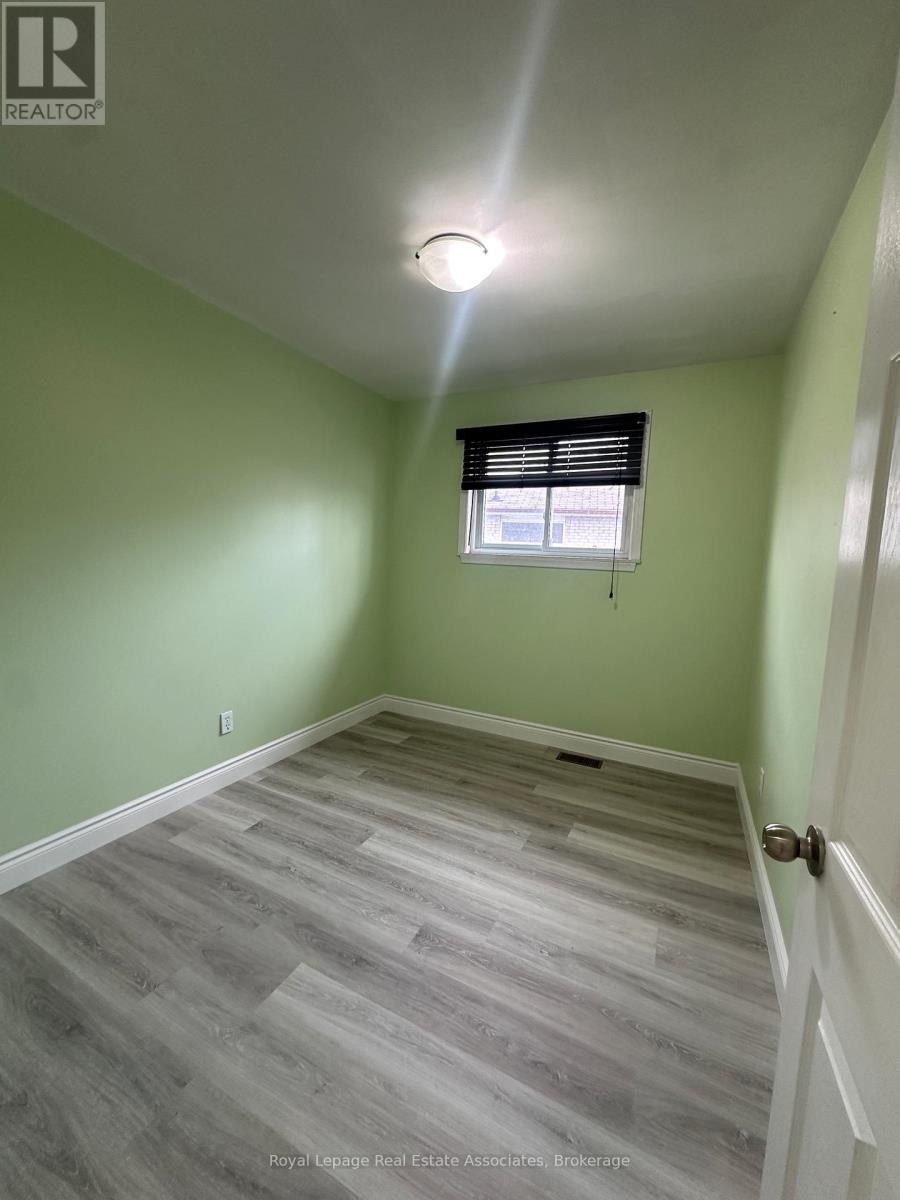 Main Floor - 25 Ashwood Crescent, Brampton, Ontario  L6T 1M1 - Photo 19 - W12889328