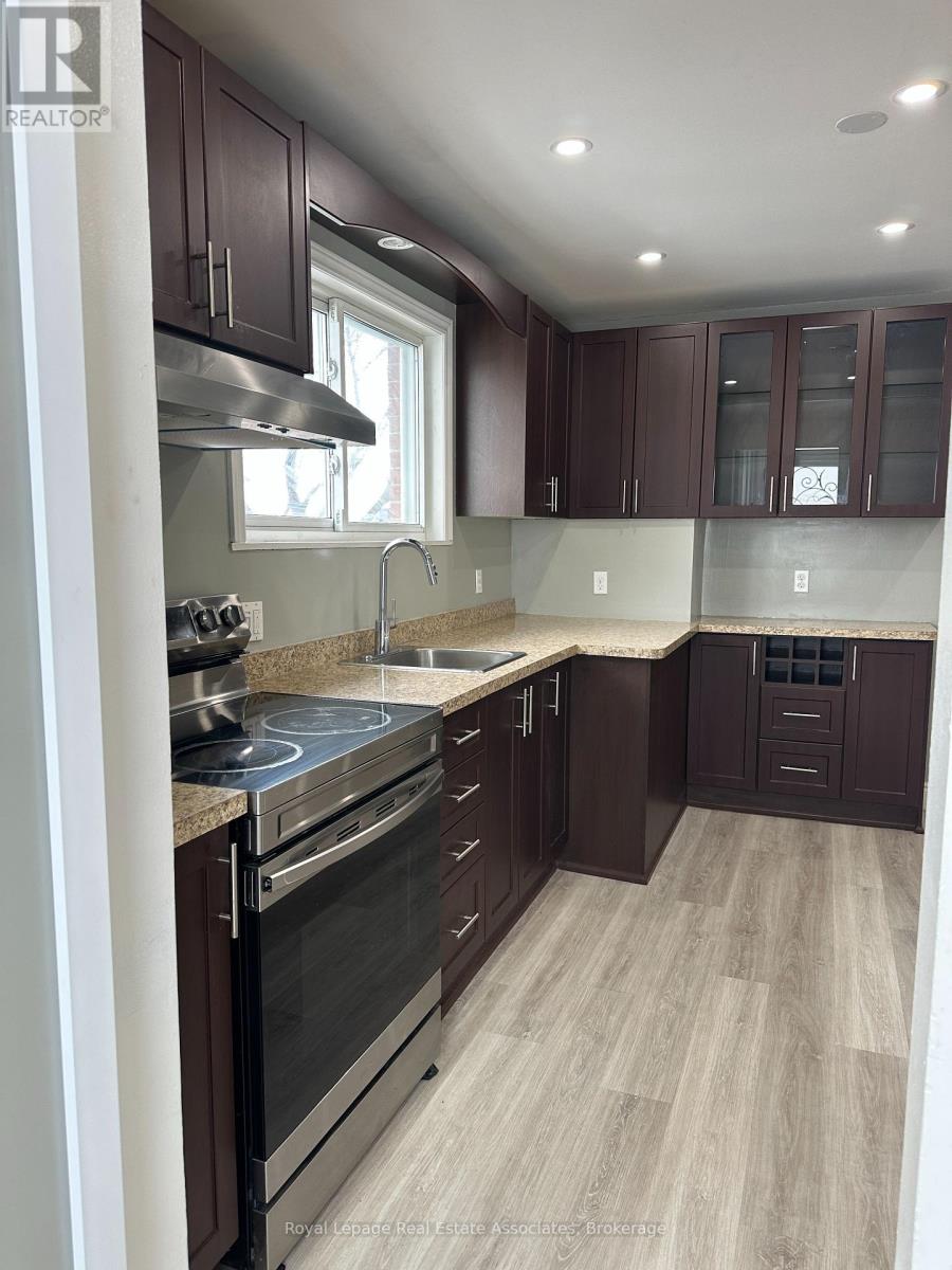 Main Floor - 25 Ashwood Crescent, Brampton, Ontario  L6T 1M1 - Photo 6 - W12889328