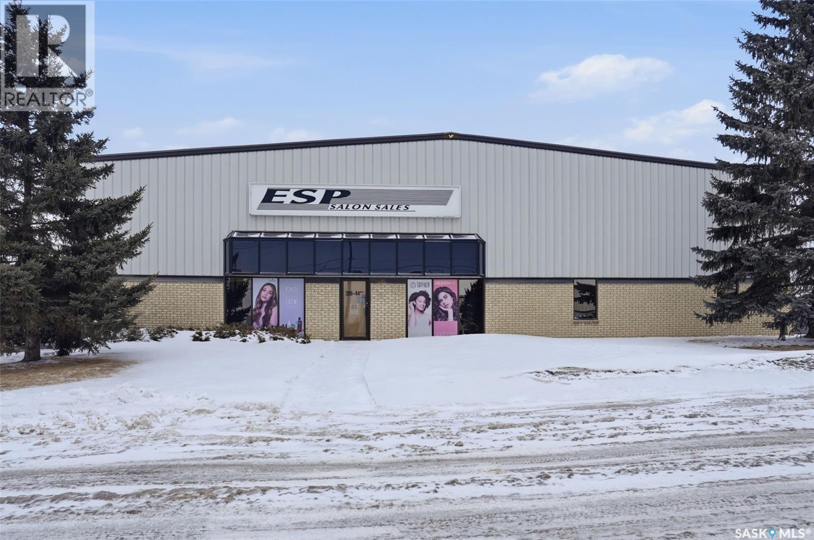 210 44th Street E, Saskatoon, Saskatchewan  S7K 8A7 - Photo 1 - SK030575