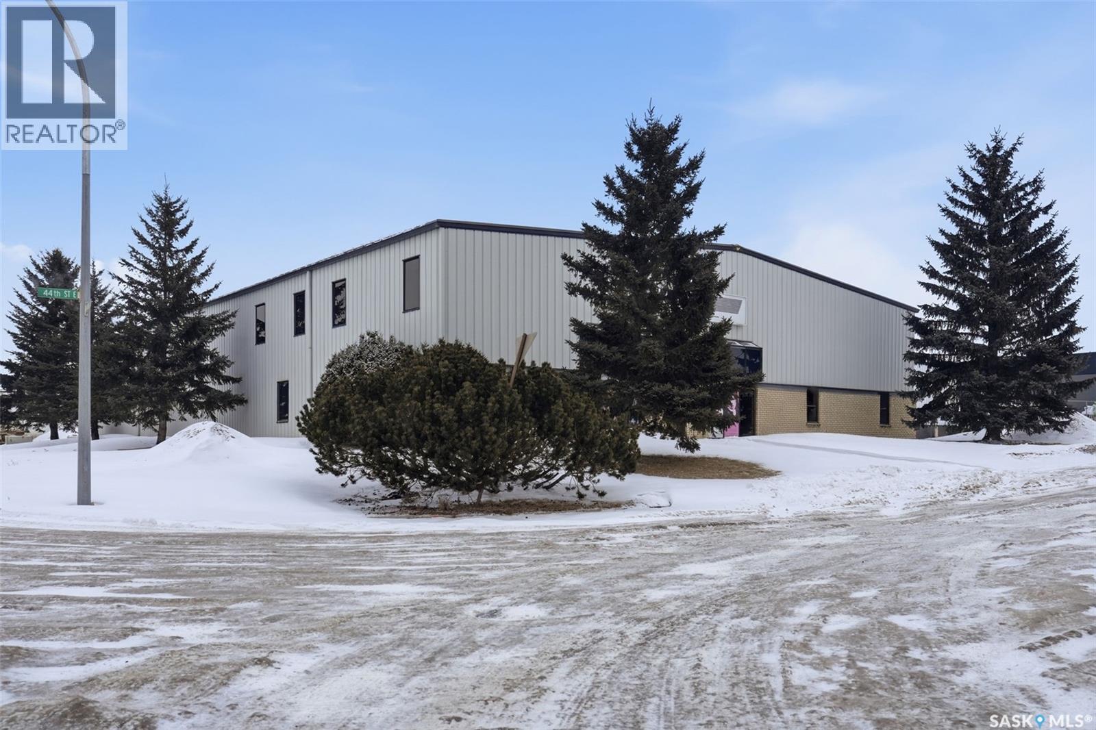 210 44th Street E, Saskatoon, Saskatchewan  S7K 8A7 - Photo 2 - SK030575