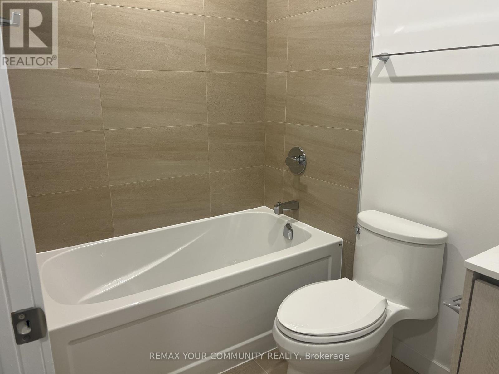 228 - 8188 Yonge Street, Vaughan, Ontario  L4J 0M2 - Photo 3 - N12883708