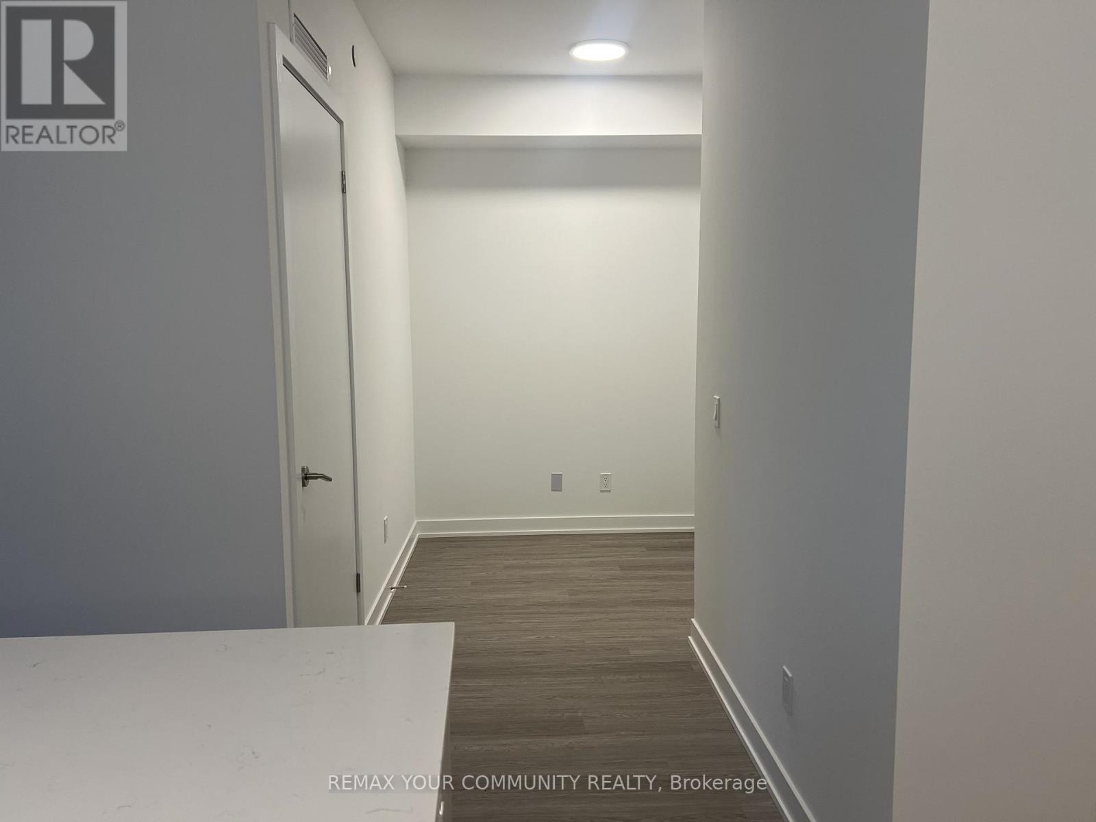 228 - 8188 Yonge Street, Vaughan, Ontario  L4J 0M2 - Photo 5 - N12883708