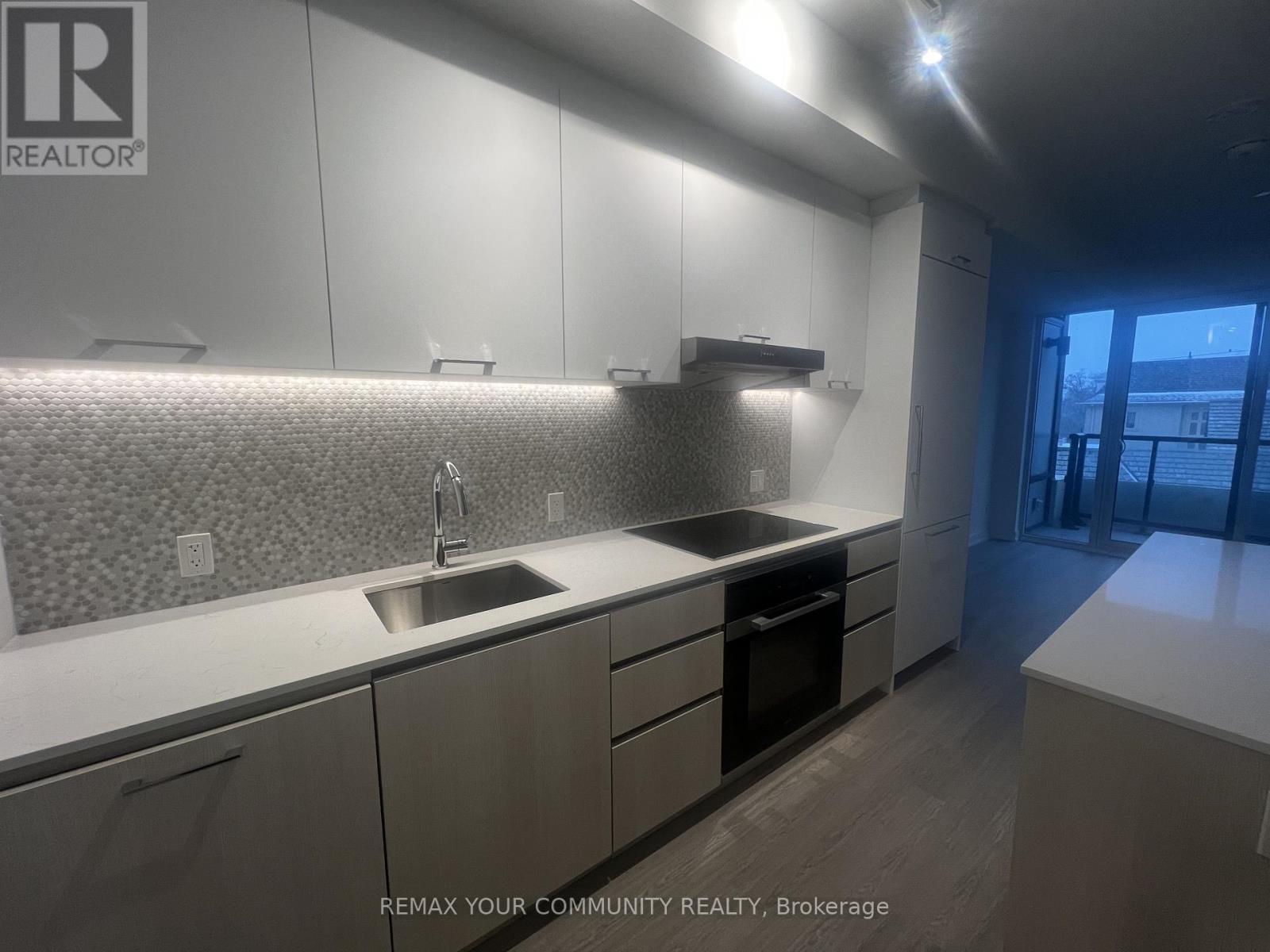 228 - 8188 Yonge Street, Vaughan, Ontario  L4J 0M2 - Photo 8 - N12883708