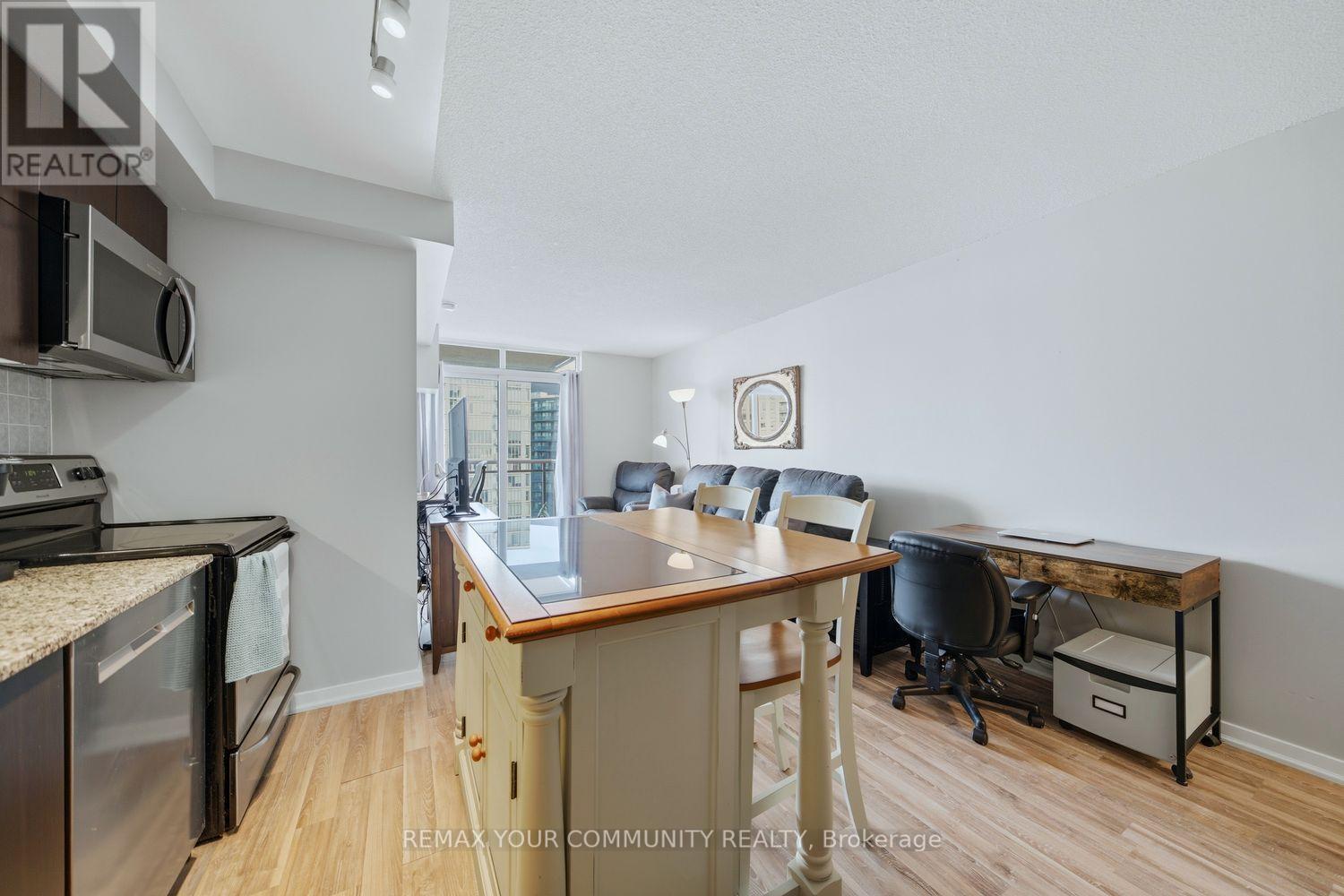 1526 - 38 Joe Shuster Way, Toronto, Ontario M6K 0A5 - Photo 13 - W12862034
