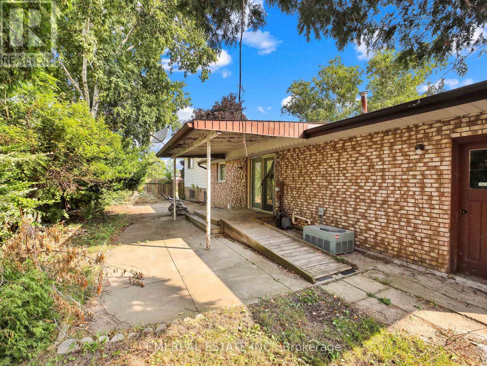 74 Brier Park Road, Brantford, Ontario  N3R 5T4 - Photo 38 - X12889292