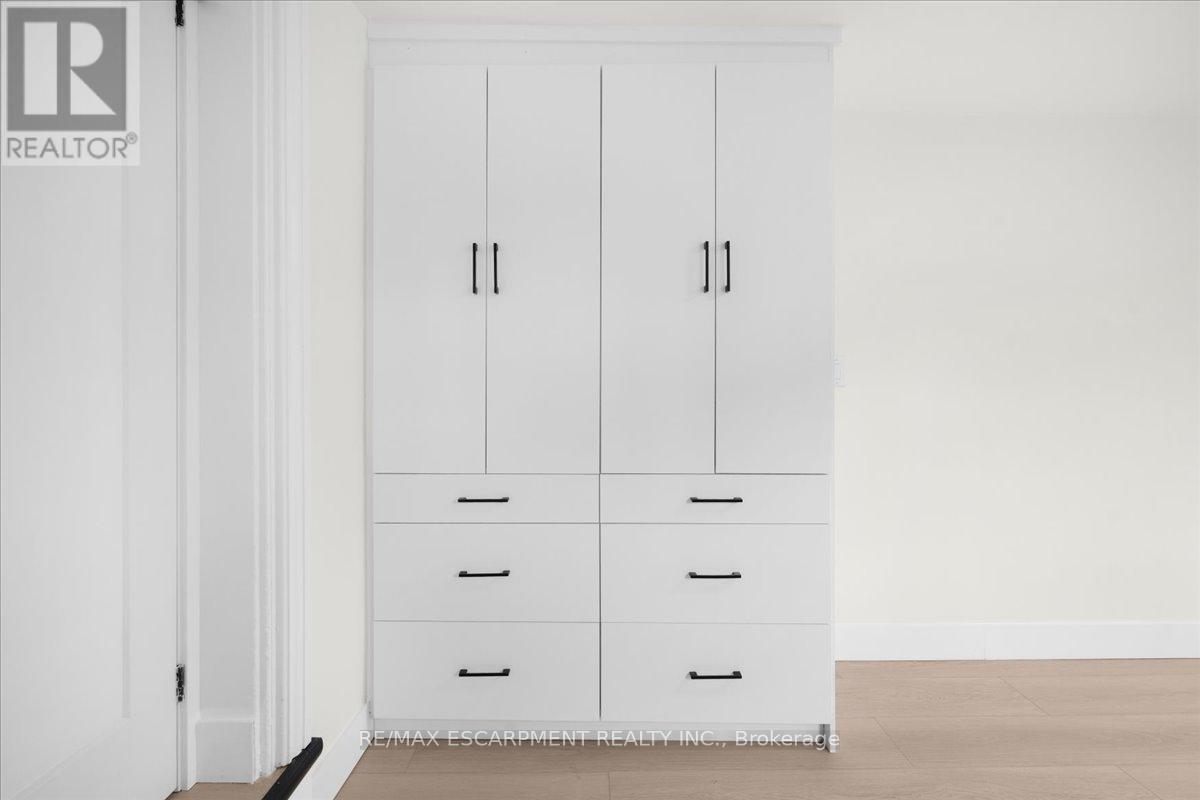 215 Ray Street N, Hamilton, Ontario  L8R 2Y3 - Photo 23 - X12889304