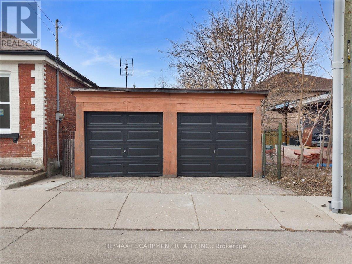 215 Ray Street N, Hamilton, Ontario  L8R 2Y3 - Photo 37 - X12889304