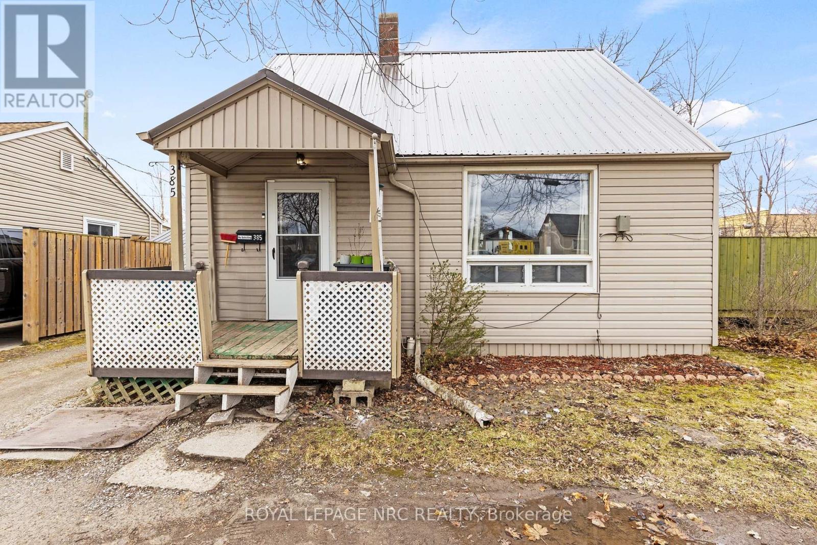 385 CROWLAND AVENUE, Welland, Ontario