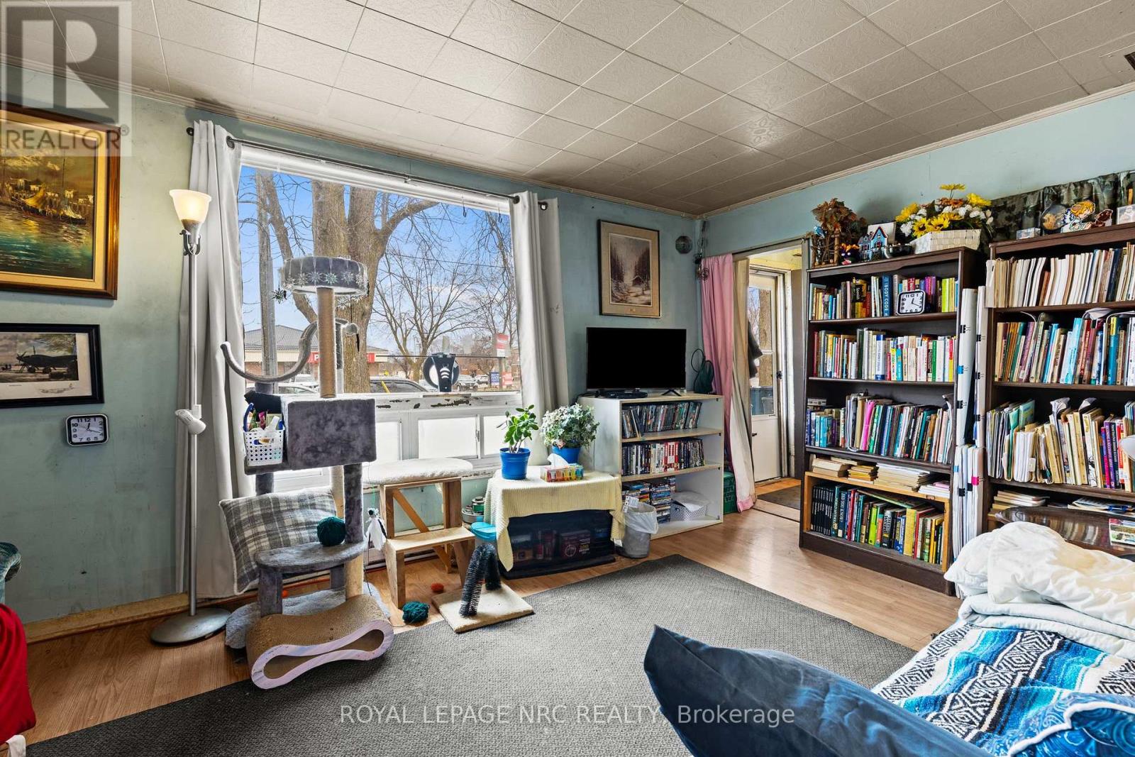 385 Crowland Avenue, Welland, Ontario  L3B 1X5 - Photo 10 - X12889306