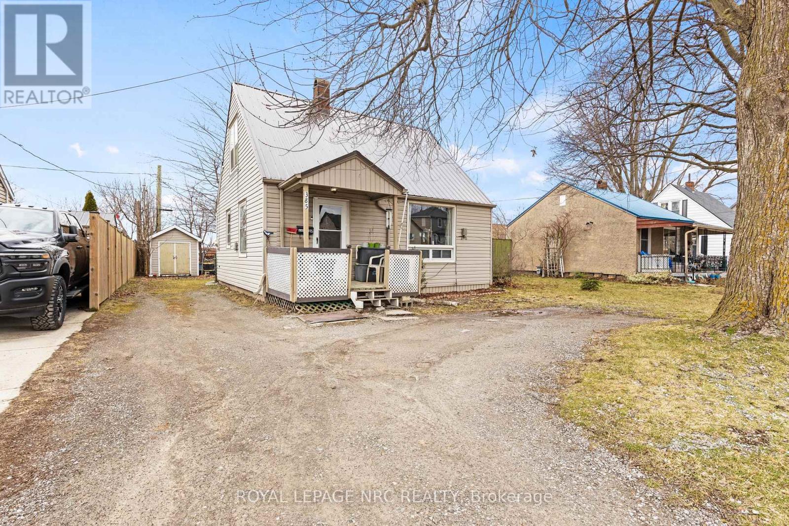 385 Crowland Avenue, Welland, Ontario  L3B 1X5 - Photo 3 - X12889306