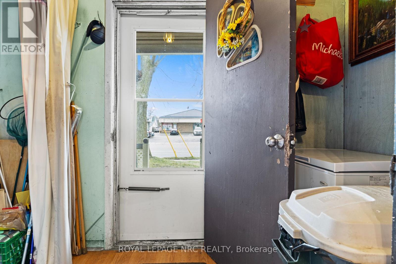 385 Crowland Avenue, Welland, Ontario  L3B 1X5 - Photo 6 - X12889306