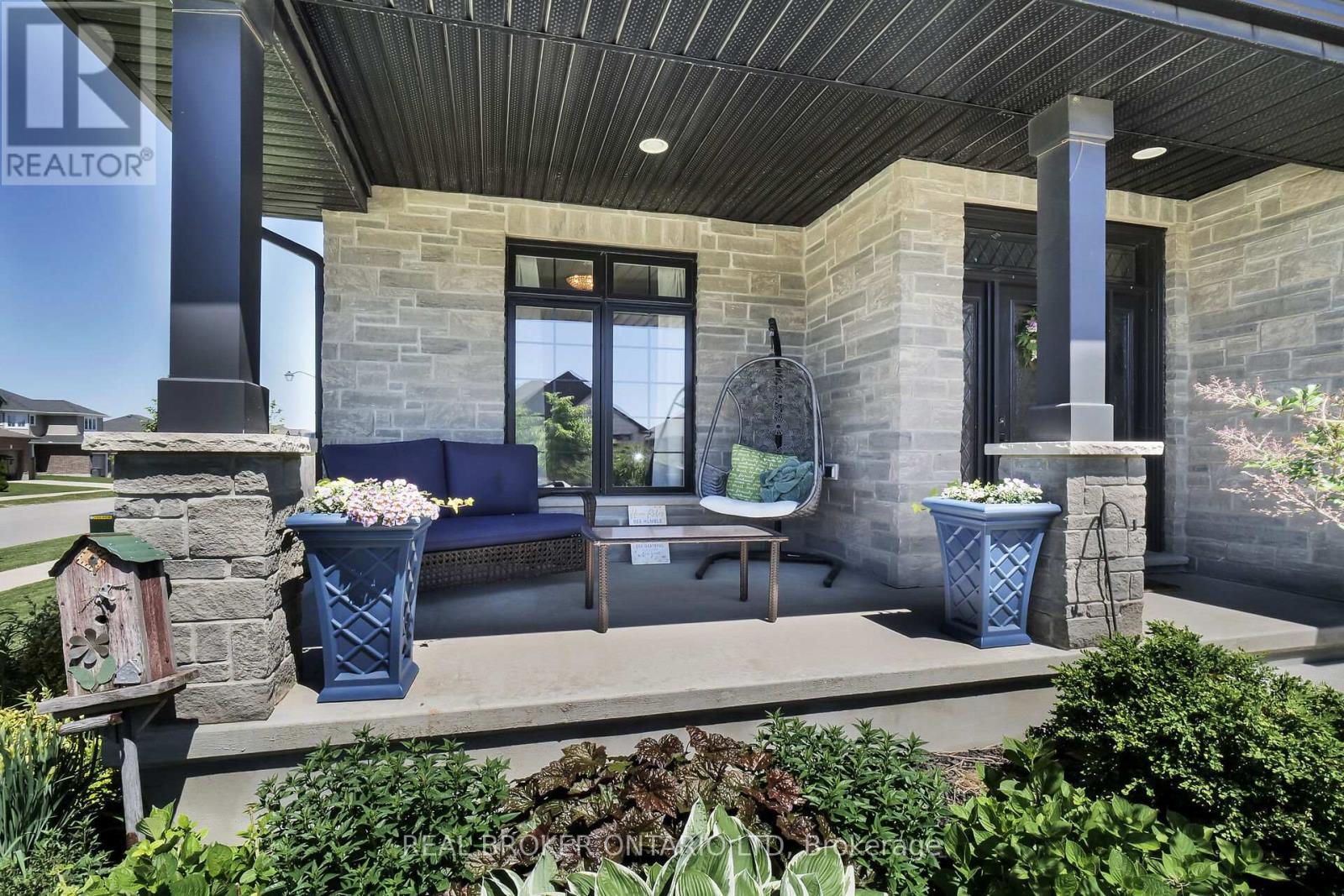 Photo 2 of 49 for 27 Glenwood Street